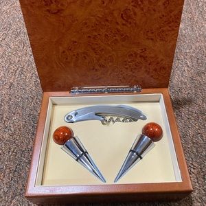 Vintage corkscrew and wine stopper set